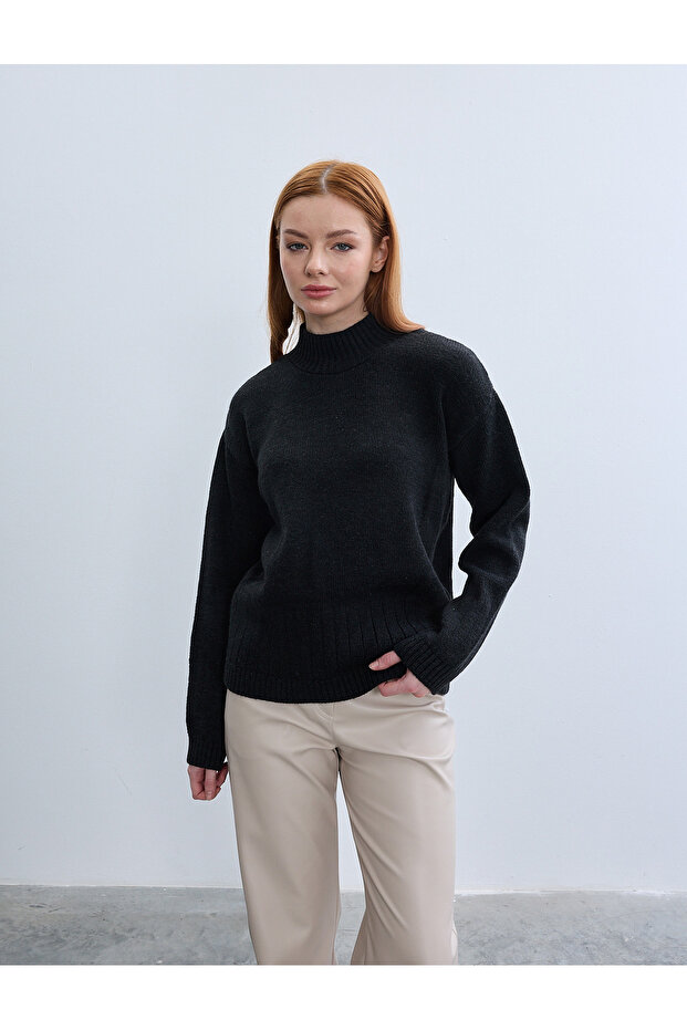 Half Fishbone Collar Basic Sweater - 4