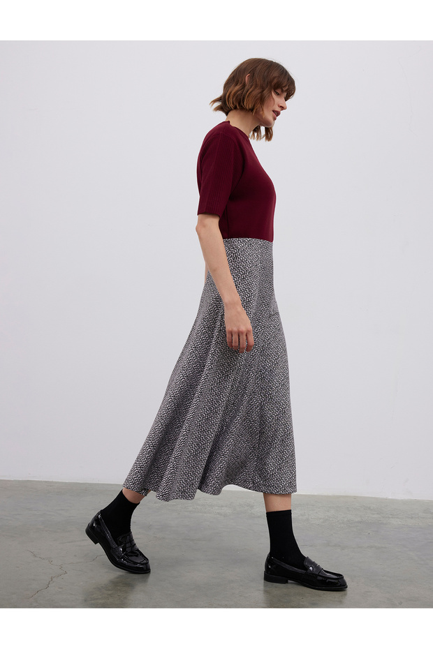 FUSTA MIDI CU MODEL DIN VISCOSĂ - 4