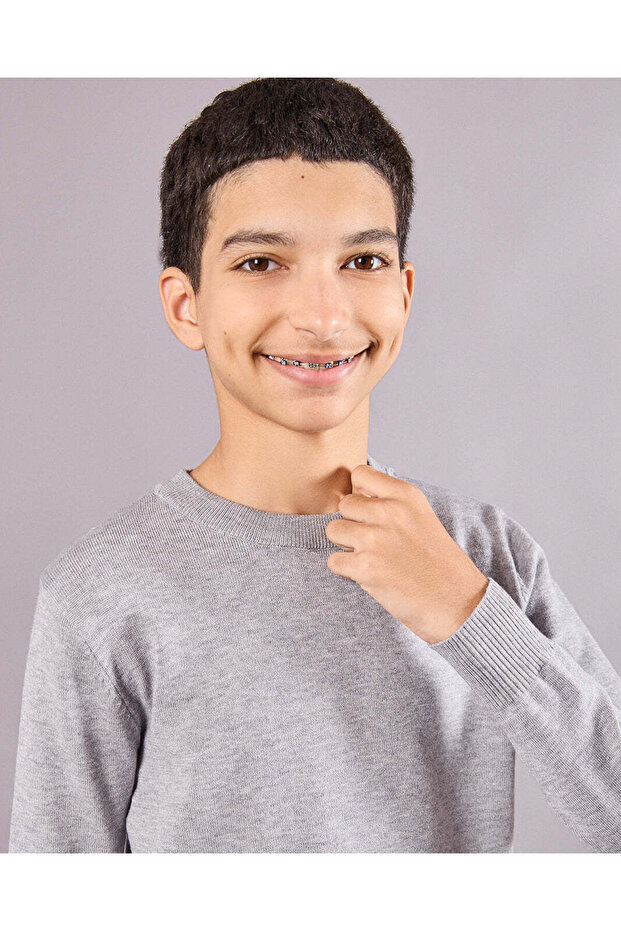 سترة رمادية سادة للأولاد الكبار - 4