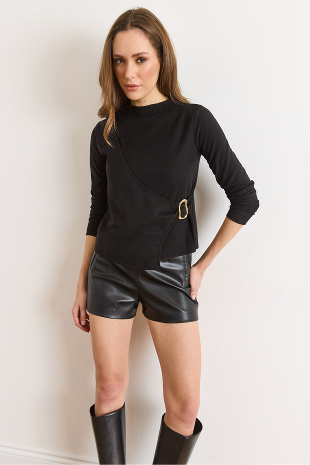Women's Black Mock Neck Accessory Detailed Flowy Thessaloniki Blouse Blz-19003163