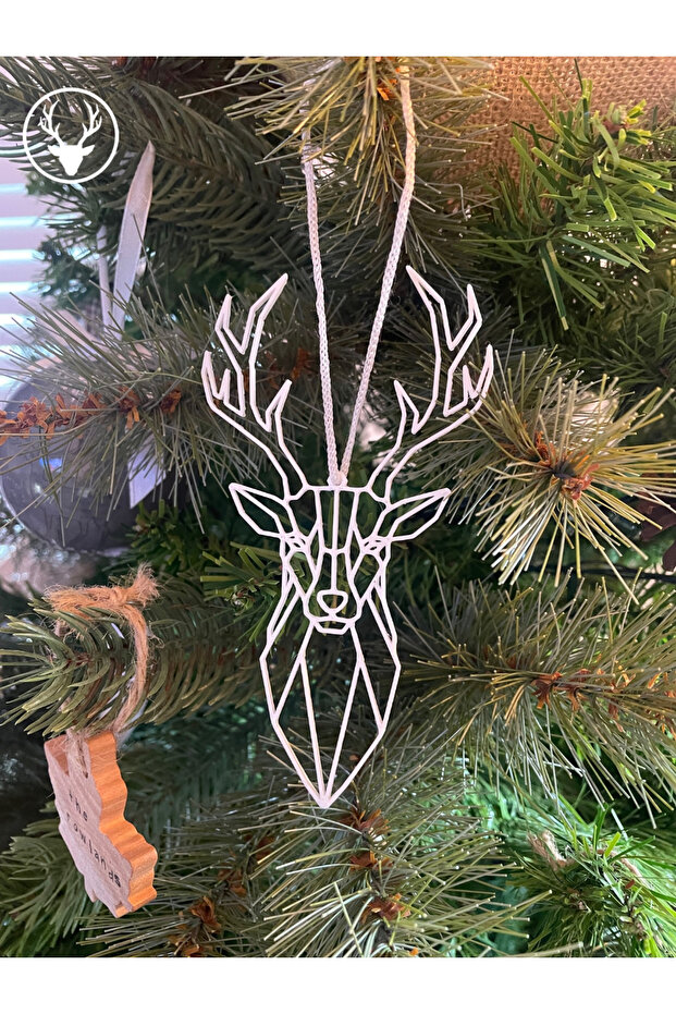 Elegant Deer Head Ornament