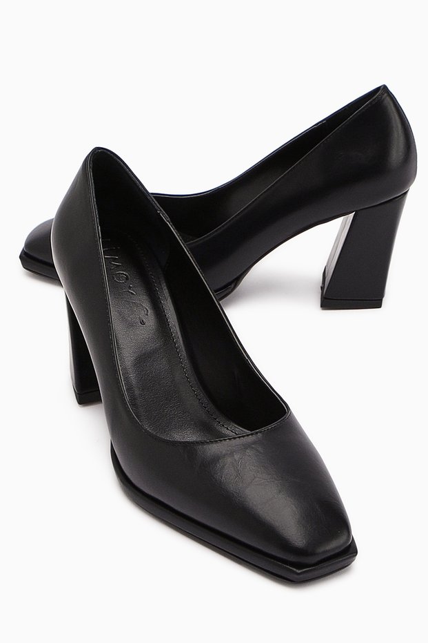 Doriana Black Blunt Toe Women's Heeled Shoes