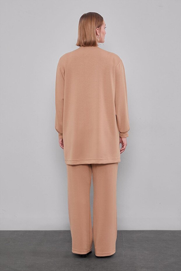 طقم مزدوج بمظهر مربع من Camel - 6