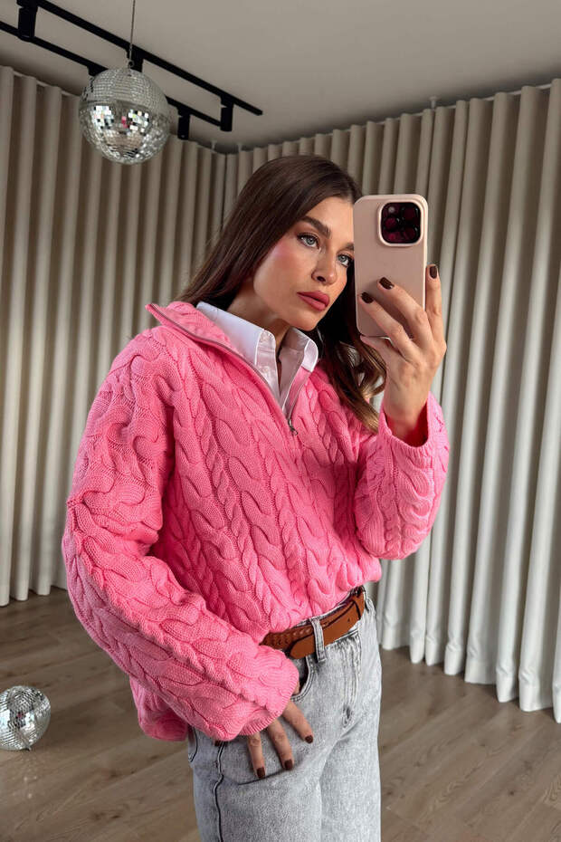 Рожевий светр з блискавкою та плетеним візерунком - 5