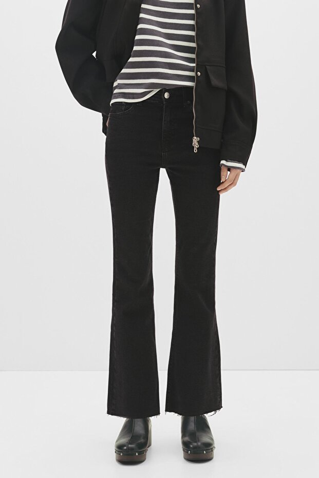 بنطال جينز بقصة جرس - 4