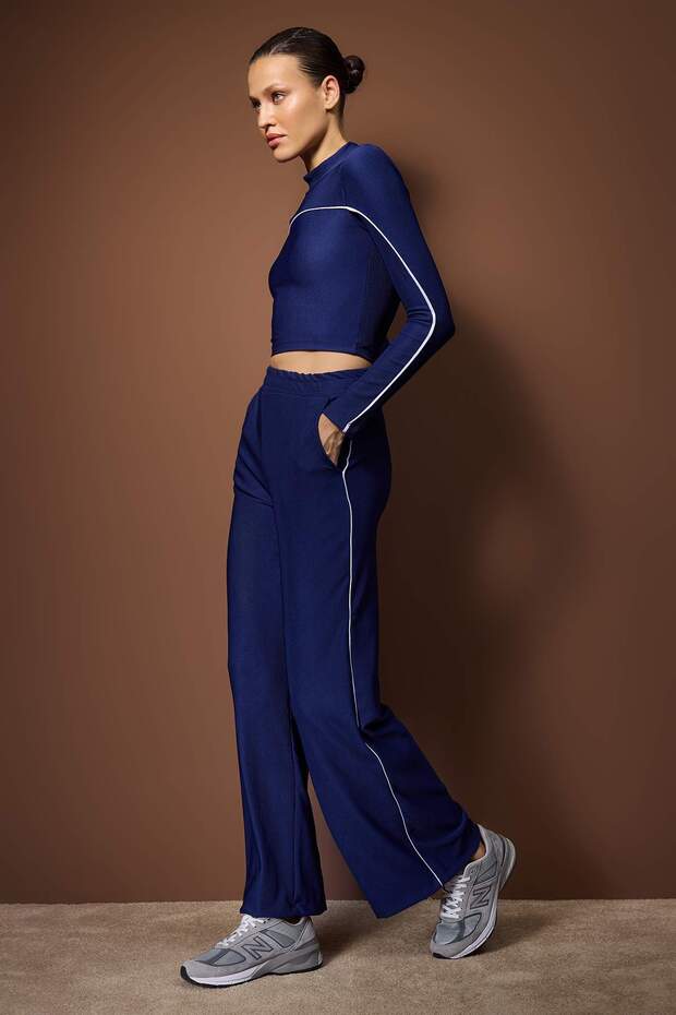 Lacivert Ekru Biyeli Fitted Straight/Düz Paça Örme Eşofman Takımı TWOAW26EM00019 - 3