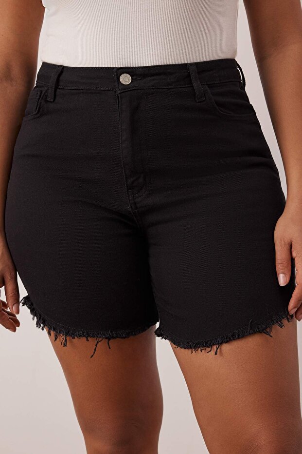 Siyah Paçası Püsküllü Esnek Skinny Fit Büyük Beden Denim Şort & Bermuda TBBSS23CJ00016 - 5