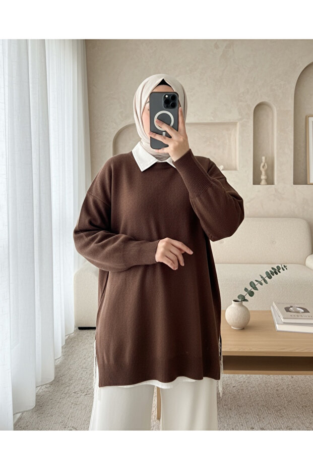 Strickpullover – Schlitz und Quaste, Farbe Kaffee - 2