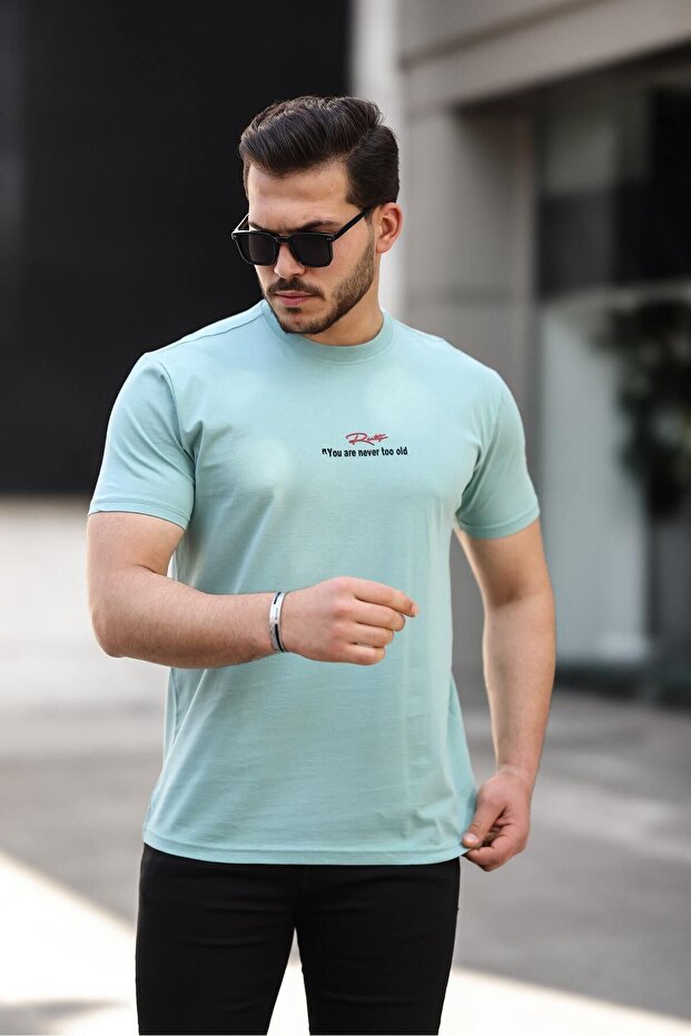 تي شيرت رجالي بياقة دائرية وطبعة نصية أساسية بلون النعناع - 1