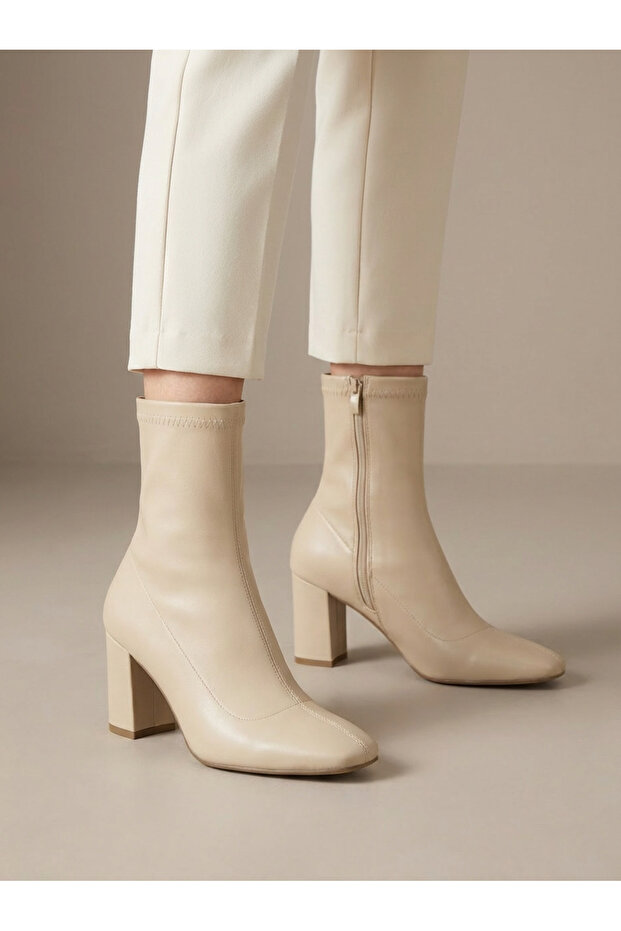 Women's Beige Blunt Toe Heeled Boots (7cm)