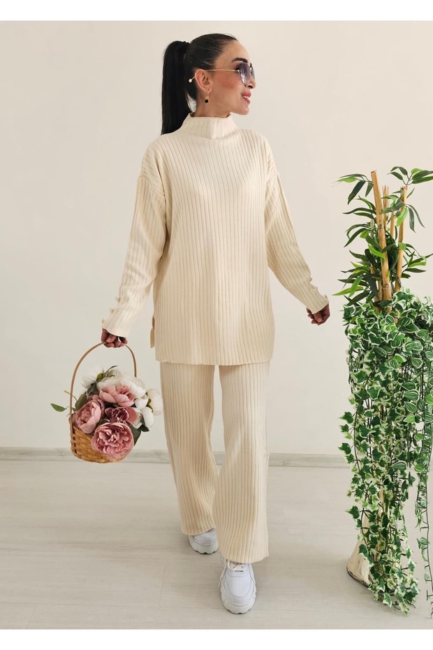 Buttoned Sleeve Knitwear Set
