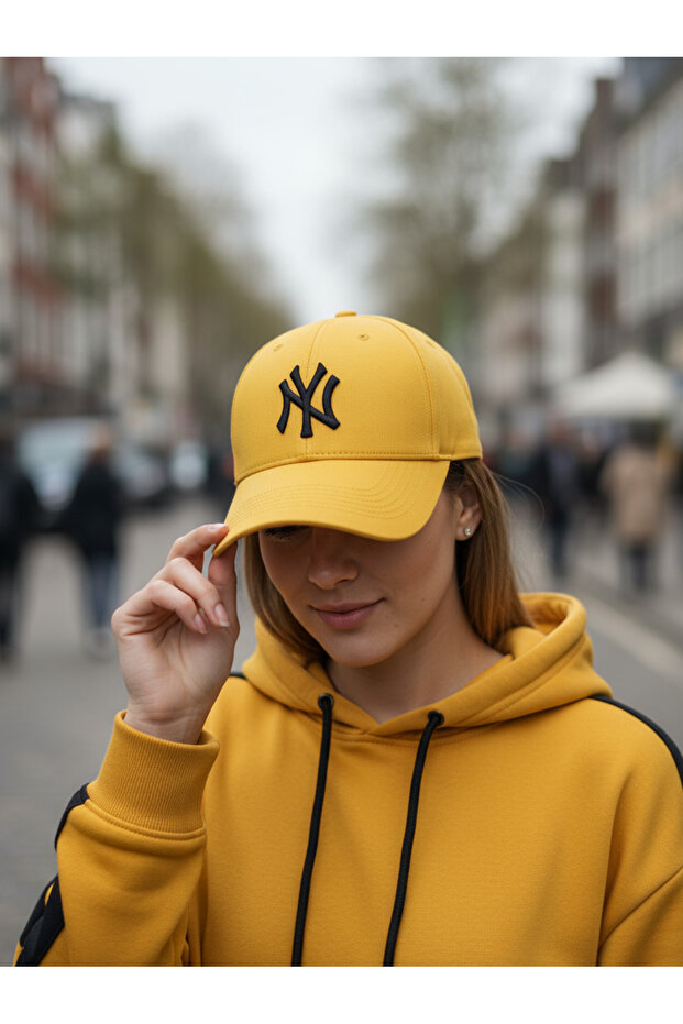 قبعة نيو يارك يانكيز موديل أصفر - 1