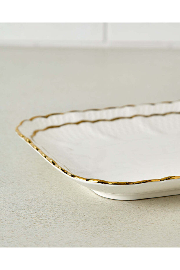 طبق مستطيل أبيض بحافة ذهبية - 4