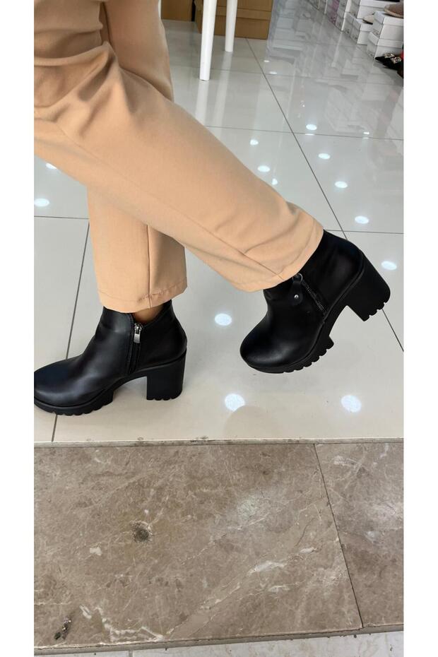 Bot Bot & Bootie - 1