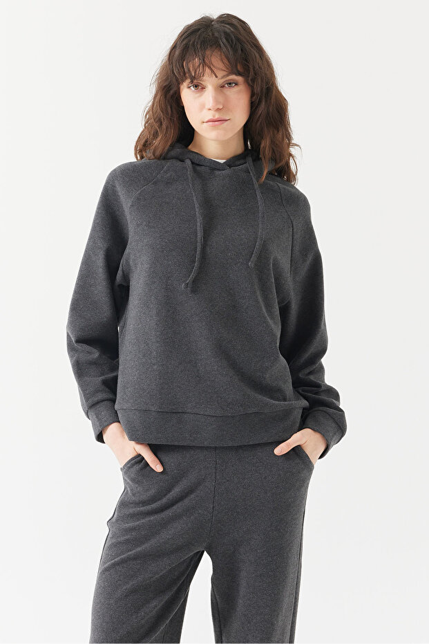 Kadın Kapüşonlu Basic Sweatshirt - 1