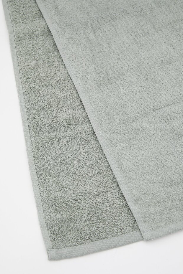Solid Color Towel - 2