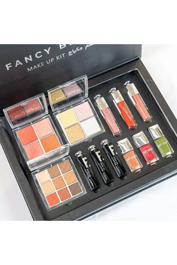 بوكس مكياج فاخر - ألوان جذابة ودرجات ألوان متناغمة