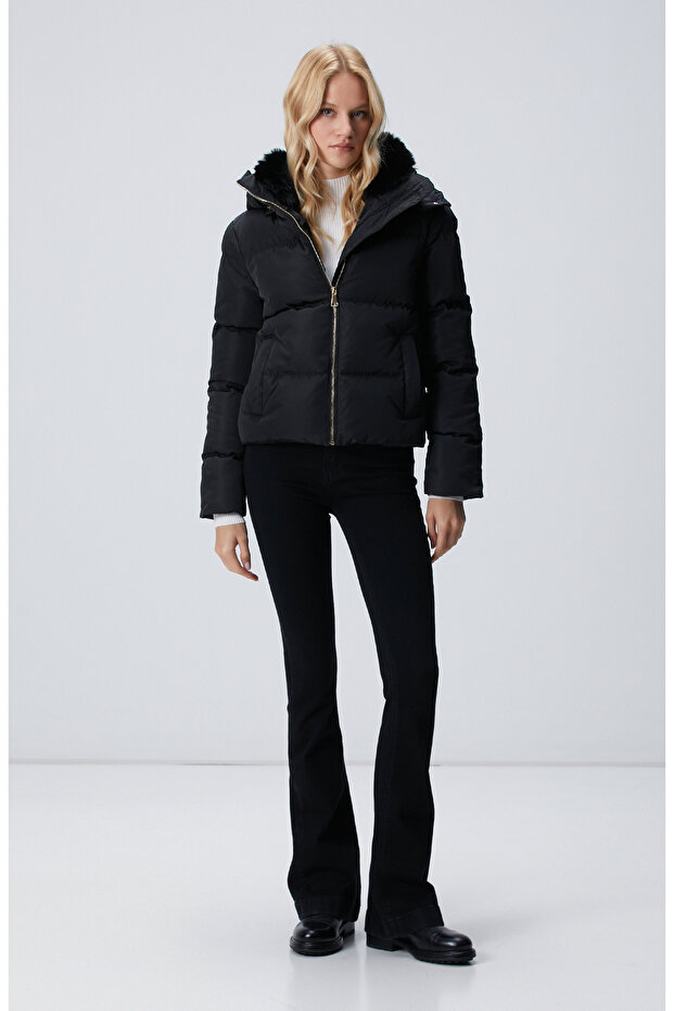 Siyah Kapüşonlu Kapitone Mont - 3