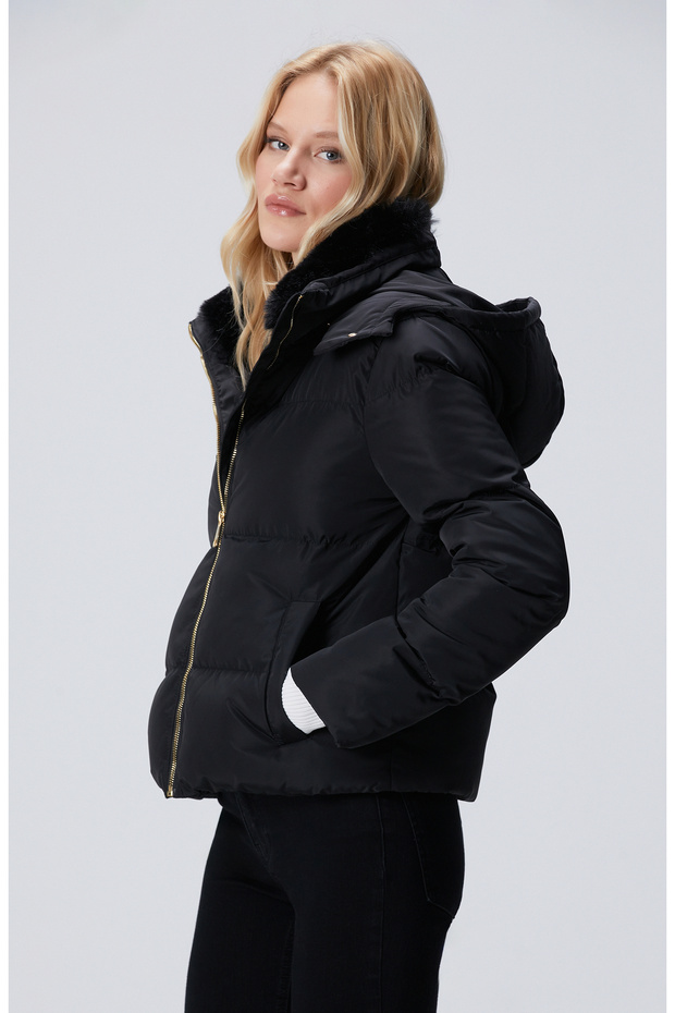 Siyah Kapüşonlu Kapitone Mont - 4