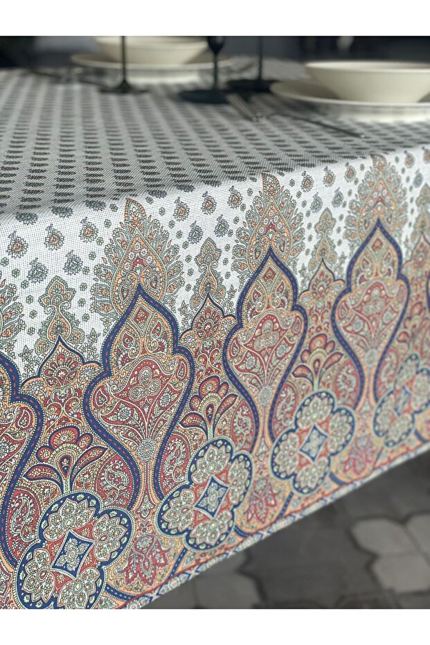 مفرش طاولة مطبوع بدون قلق