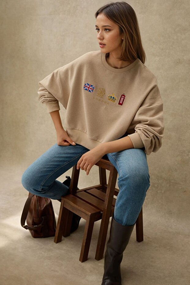 İşlemeli Yuvarlak Yaka Sweatshirt - 2