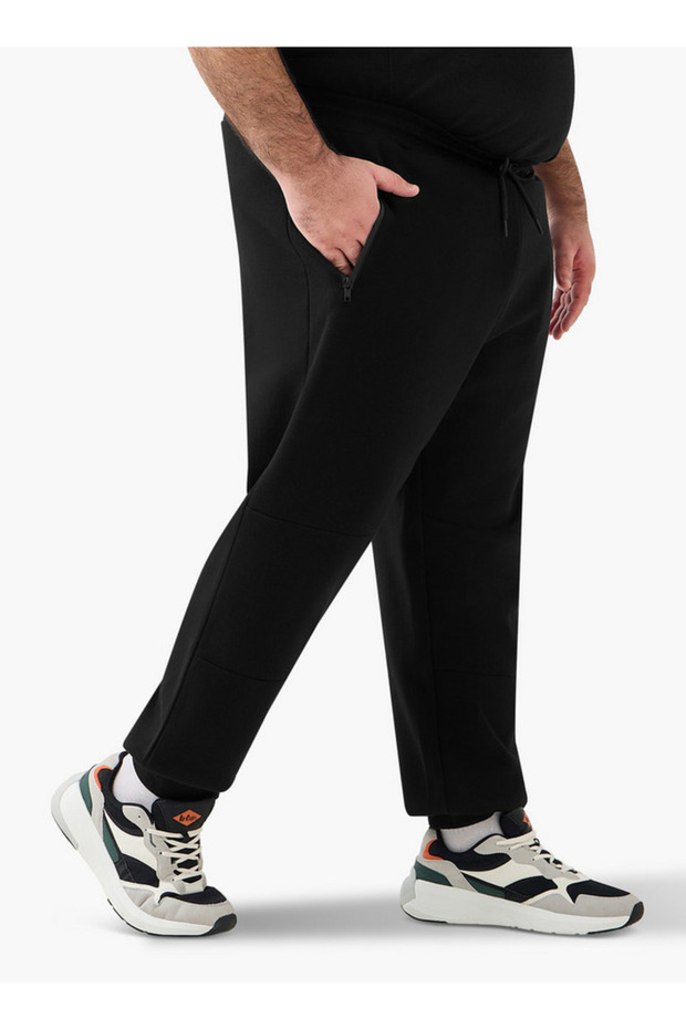 Men Regular Fit Joggers with Cut and Sew Detail