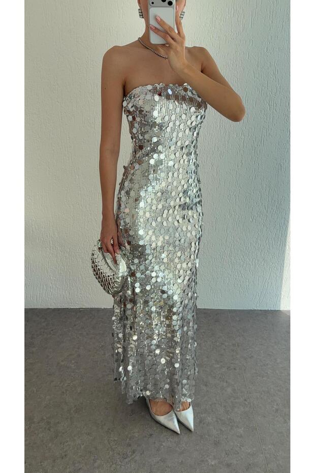 Pullu Gümüş Straplez Elbise - 5