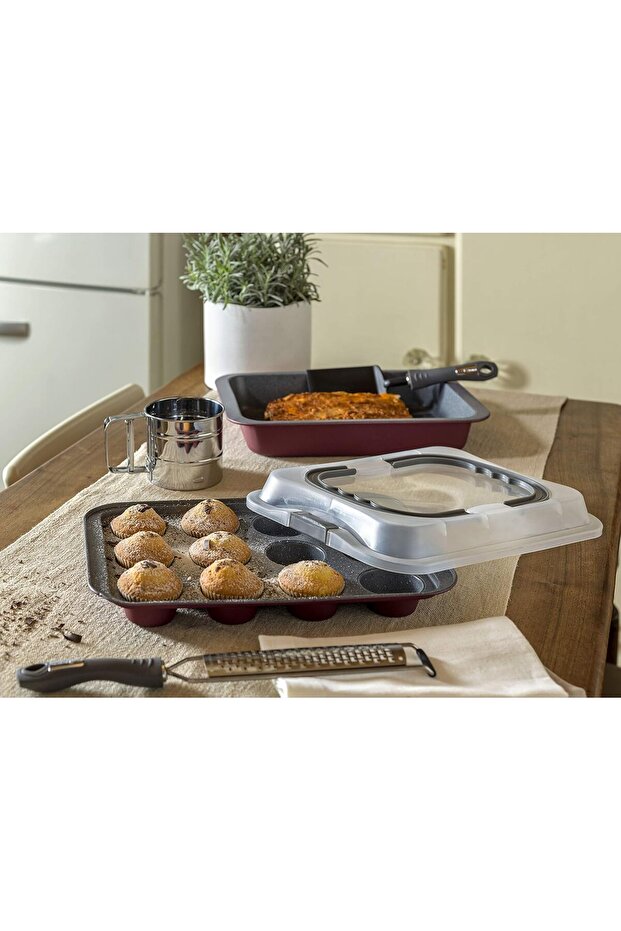 Sweet Cherry Mould 12 Muffins With Lid, Carbon Steel