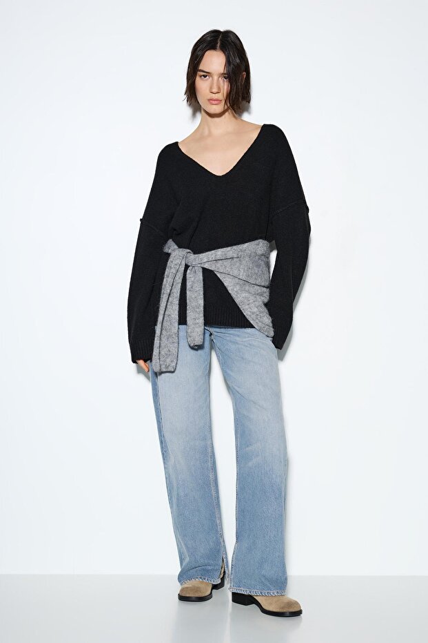 Yumuşak örgü dekolteli kazak - 2