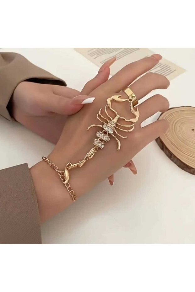 Donna Silver Color Rhinestone Embellished Alloy Scorpion Hand Chain