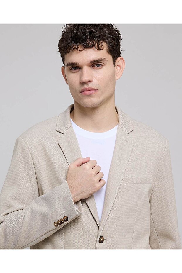 Solid Single Breasted Blazer With Button Closure - 4