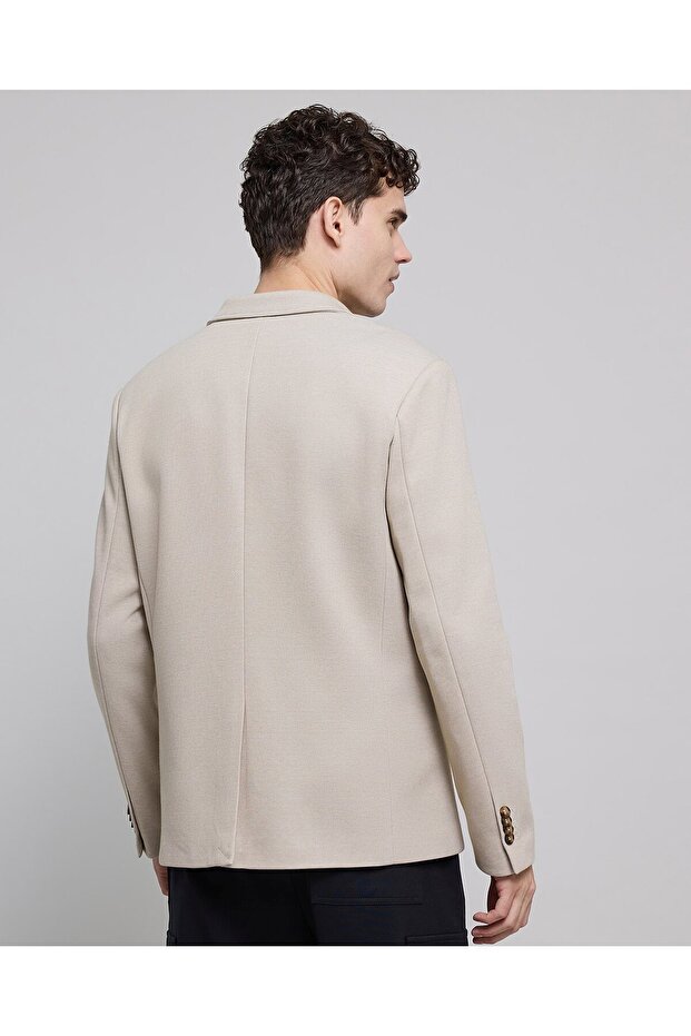 Solid Single Breasted Blazer With Button Closure - 6