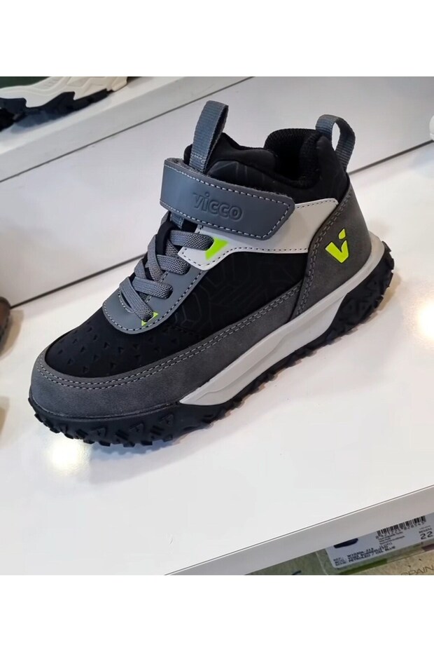 Dong Black Boys' Outdoor Boots