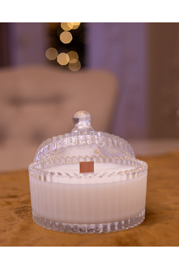 Lucy - Class and Elegance - 1