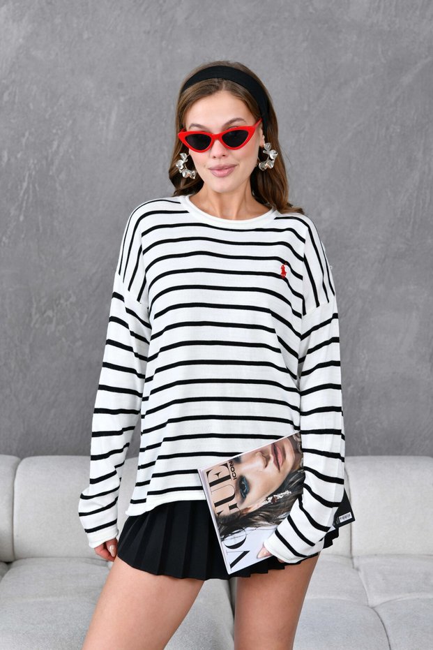 Women's Crew Neck Striped Embroidery Detail Oversized Knitwear Sweater