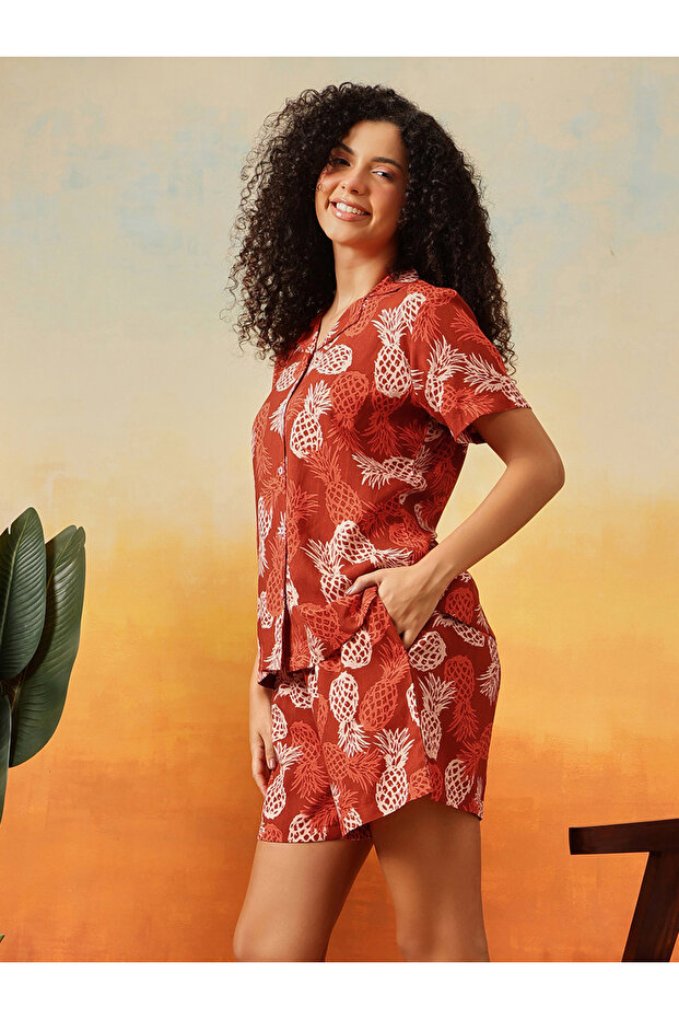 طقم قميص وشورت بأزرار مطبوعة بالفاكهة - 3