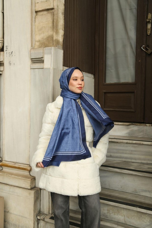 Monogram Shawl Monov04-42