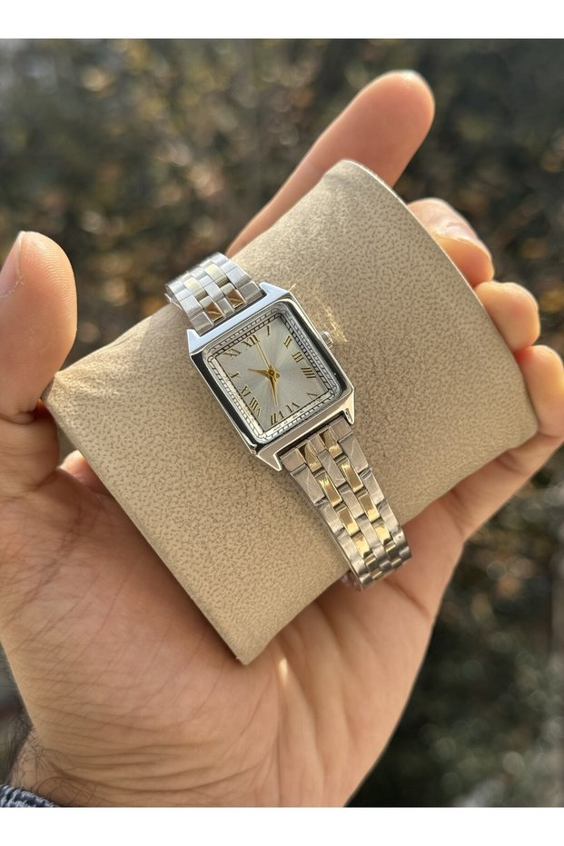 New Season Limited Edition Series Roman Numeral Square Women's Wristwatch