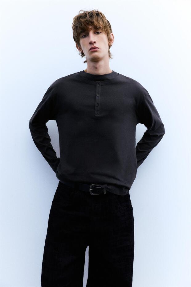 Çift düğmeli yaka tişört - 1