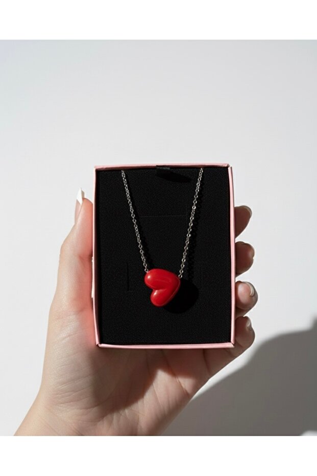 Red Enamel Silver Love Necklace – Elegant Heart Design, Special Romantic Gift Necklace for Your Loved One