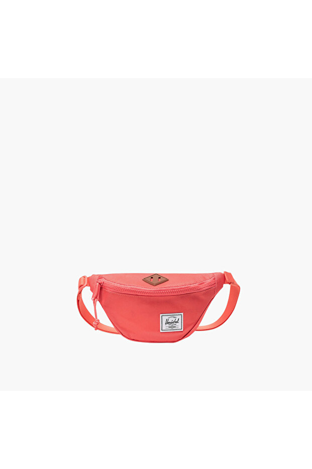 حقيبة خصر متينة بسحاب من شركة Herschel Supply Co