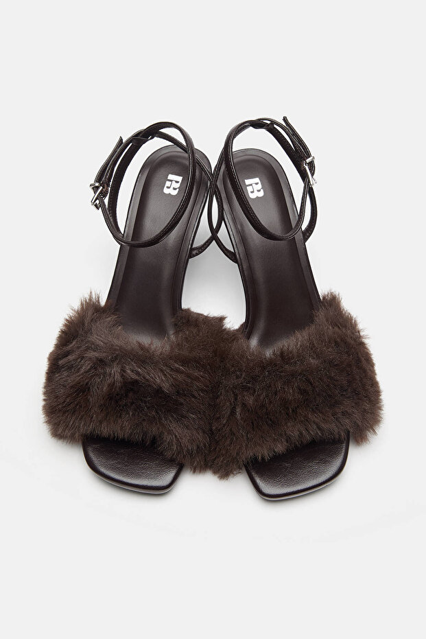 Suni kürk topuklu sandalet - 4