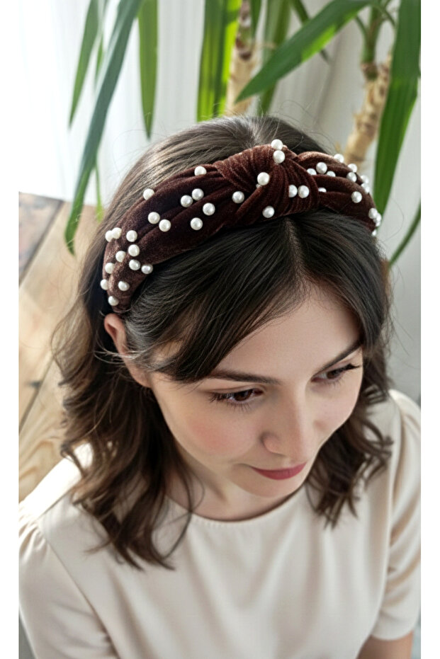 Velvet Crown with Coffee Pearl Detail
