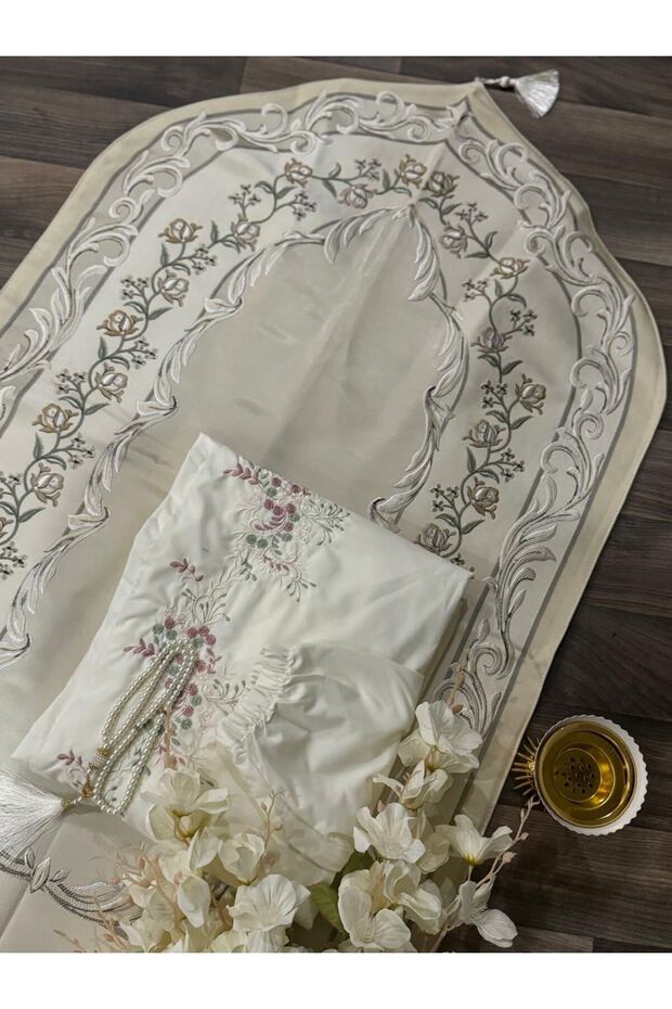 طقم صلاة نسائي محراب