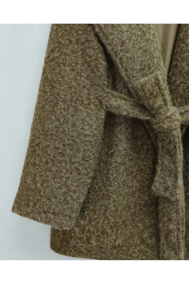 قبعة ذات زر واحد مع حزام وبطانة داخلية - كراميل - 5