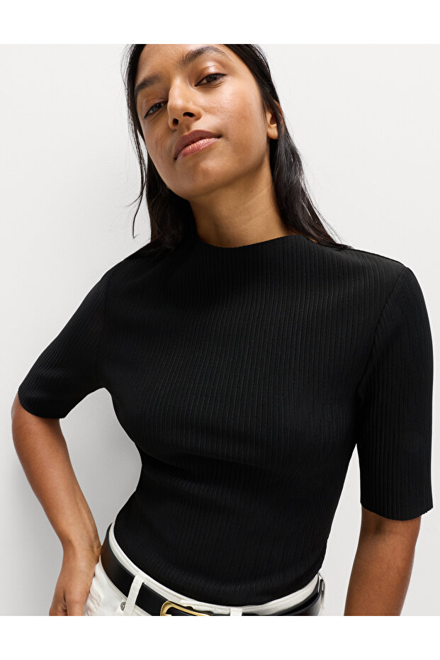 Pliseli Yuvarlak Yaka Bluz - 1