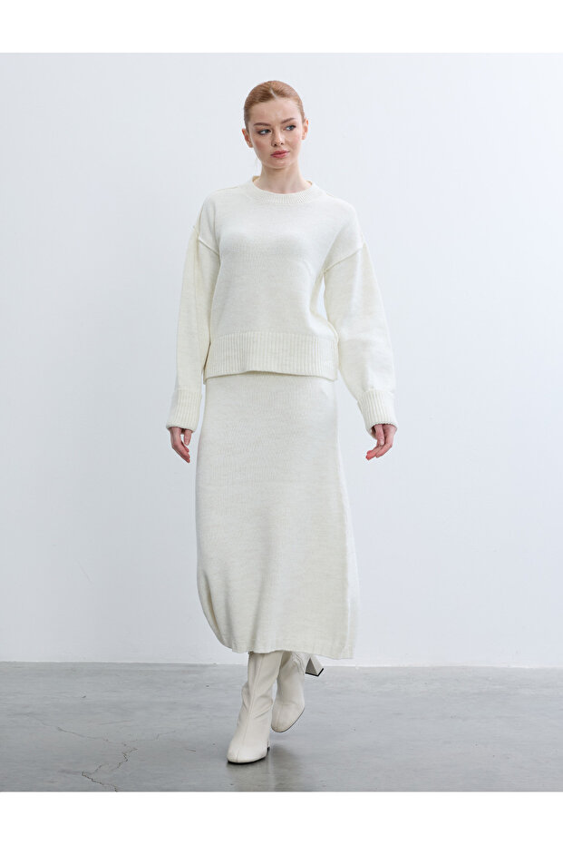 Crew Neck Basic Sweater - 2