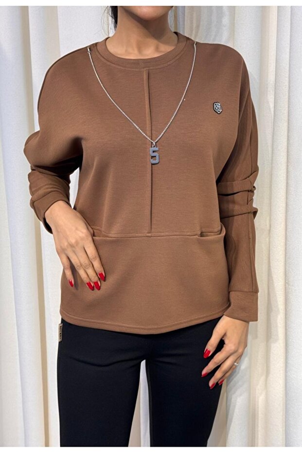 Sweater with chain