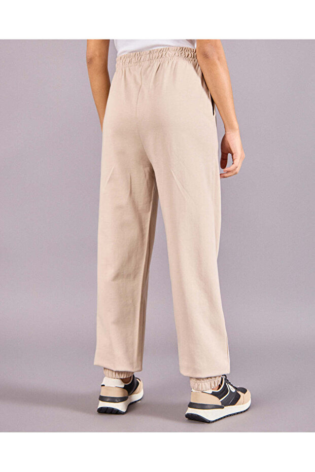 بنطال رياضي نسائي سادة باللون البيج - 3
