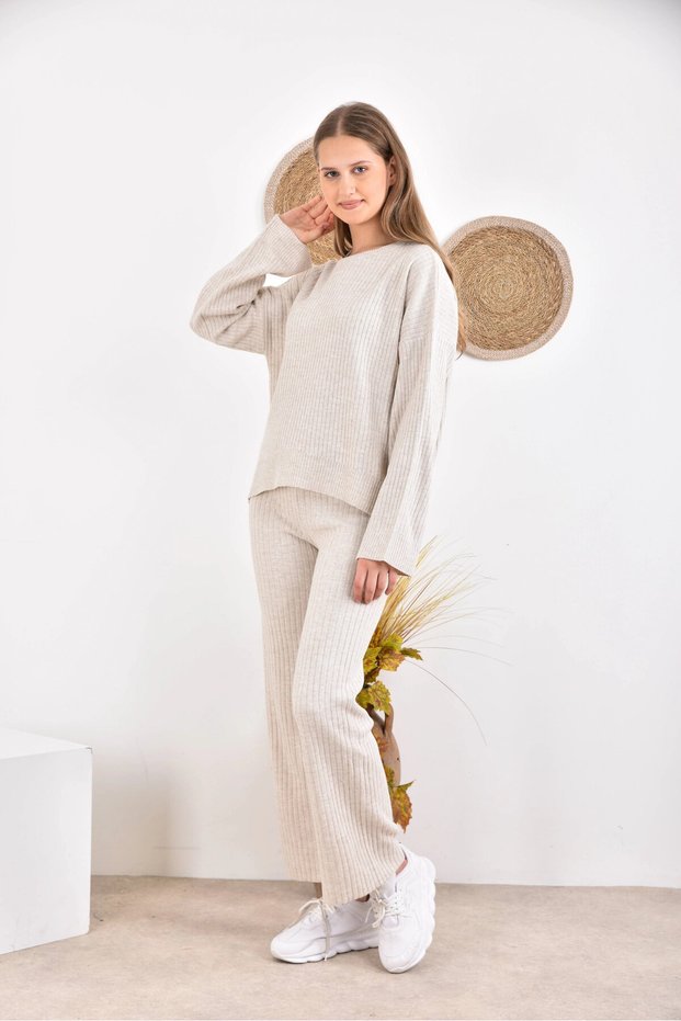 Women's Crew Neck Corded Fabric Sweater Two-Piece Knitwear Set with Pants
